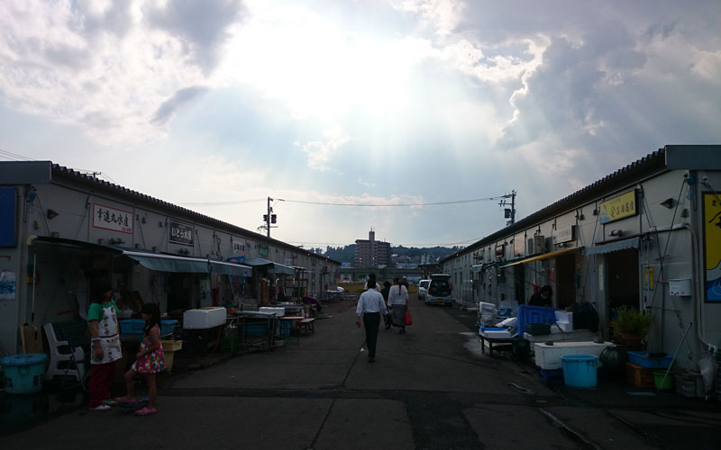 しおがま・みなと復興市場　A棟とB棟