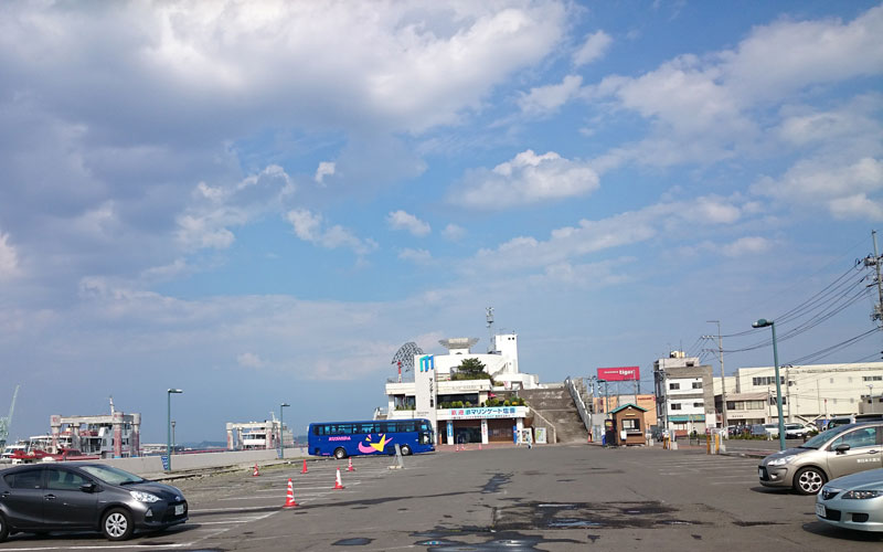 しおがま・みなと復興市場から望むマリンゲート塩釜